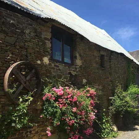 펜션 La Petite Maison Le Mont St Michel Sacey